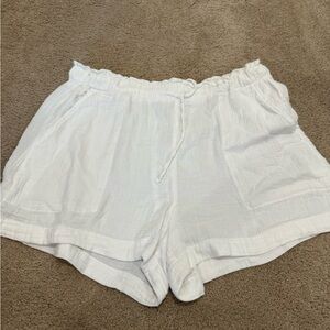Women's White Linen Shorts